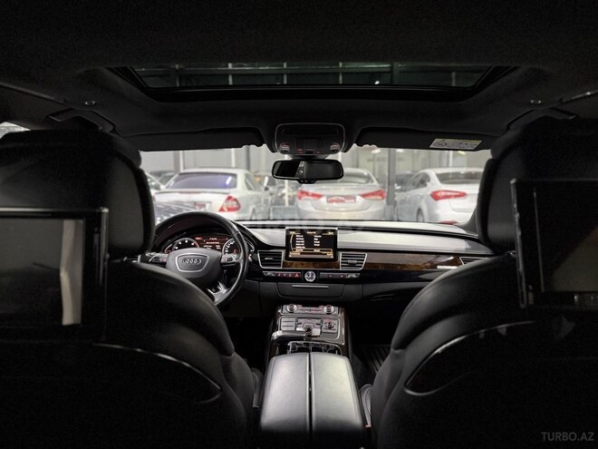 Audi A8-20