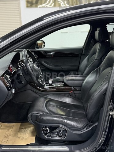 Audi A8-16