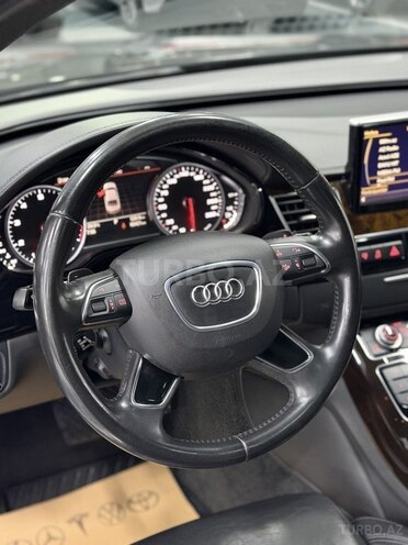 Audi A8-17