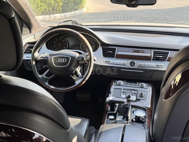 Audi A8-19