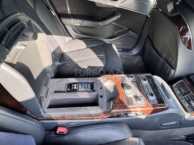 Audi A8-10