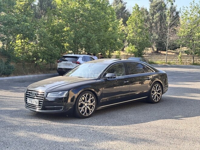 Audi A8-2