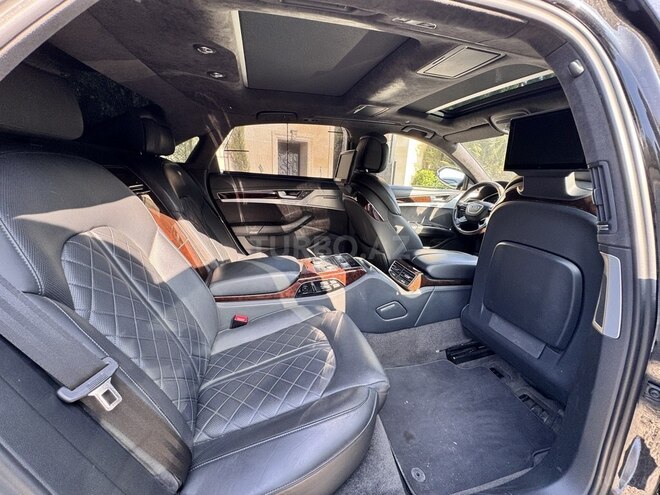 Audi A8-12