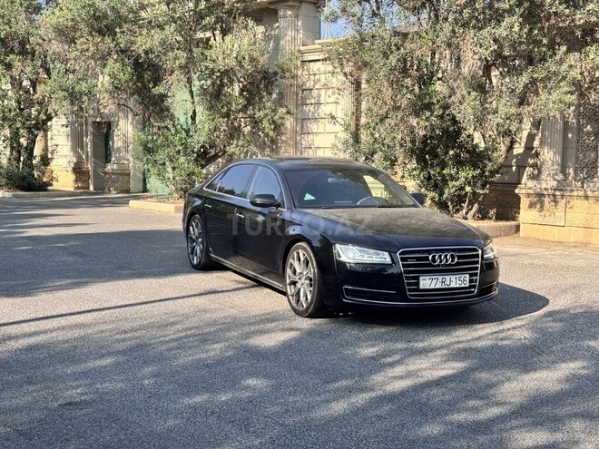 Audi A8-4