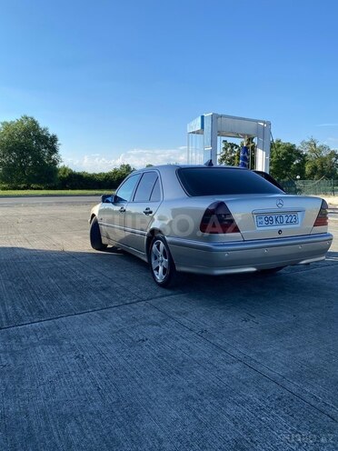 Mercedes C 240-3