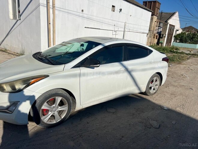 Hyundai Elantra-4