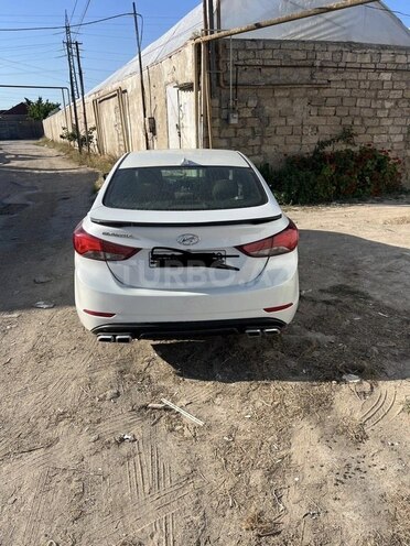 Hyundai Elantra-2