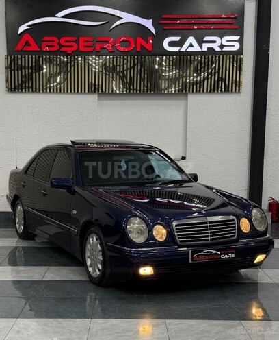 Mercedes E 230-4