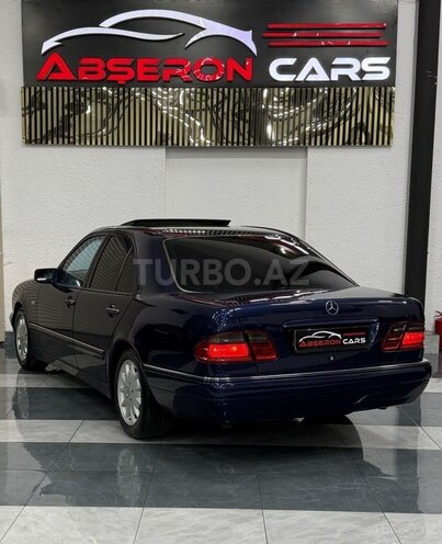 Mercedes E 230-8
