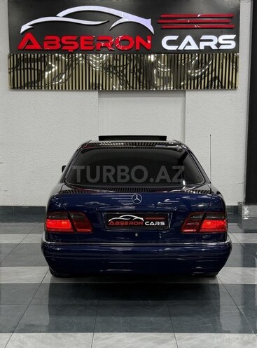 Mercedes E 230-9
