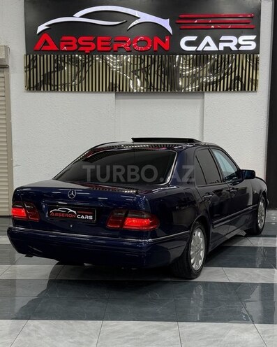 Mercedes E 230-11