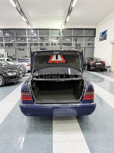 Mercedes E 230-15