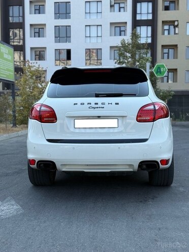 Porsche Cayenne-4