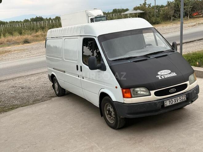 Ford Transit-3