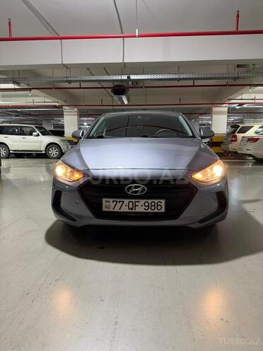 Hyundai Elantra-1