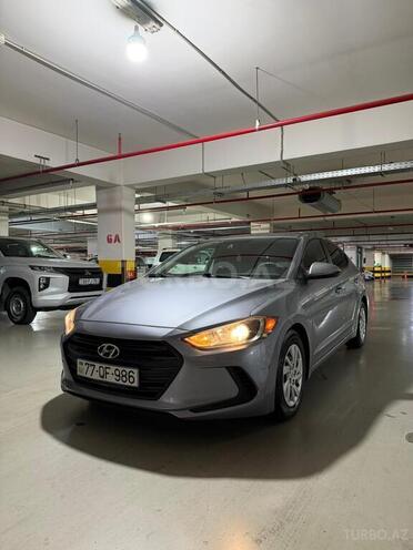 Hyundai Elantra-3