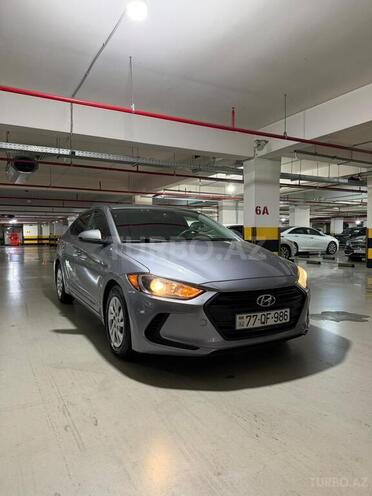 Hyundai Elantra-2