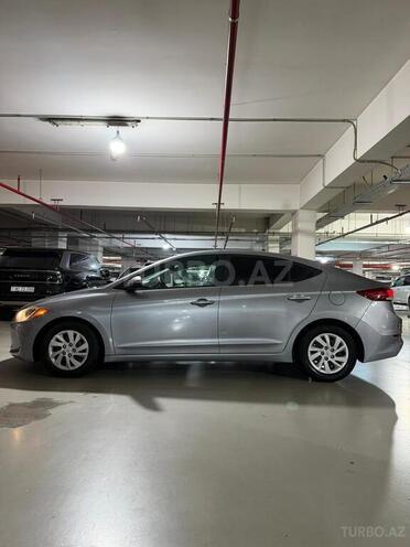 Hyundai Elantra-6