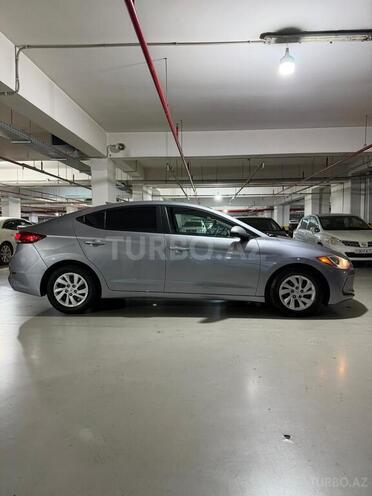 Hyundai Elantra-7