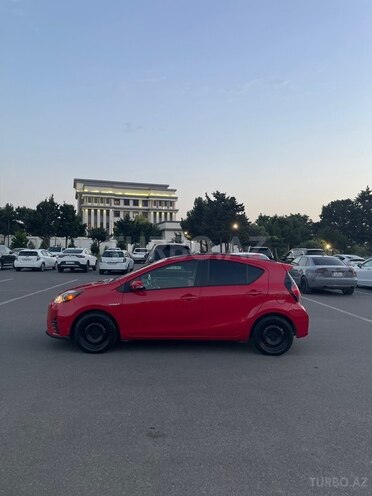 Toyota Prius C-2
