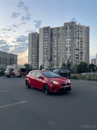 Toyota Prius C-4