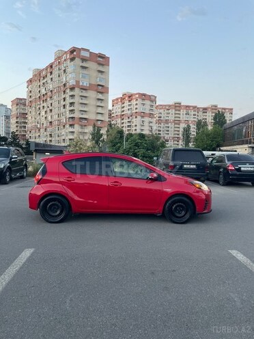 Toyota Prius C-5