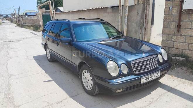 Mercedes E 240-2