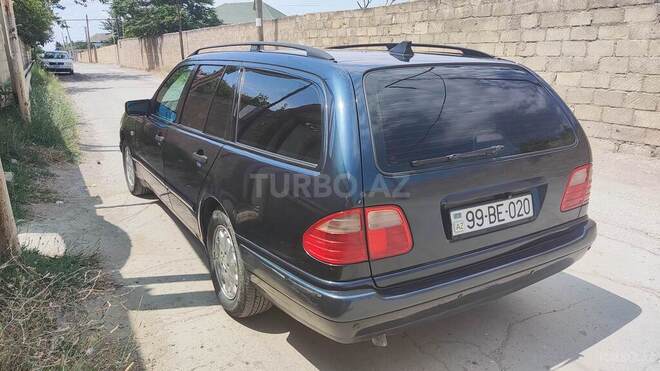 Mercedes E 240-5