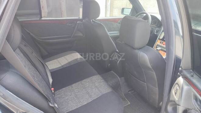 Mercedes E 240-9