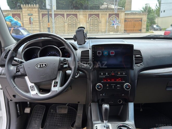 Kia Sorento-11