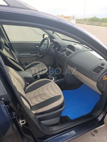 Renault Megane-11