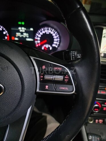 Kia K5-10