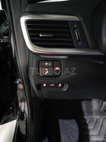 Kia K5-19