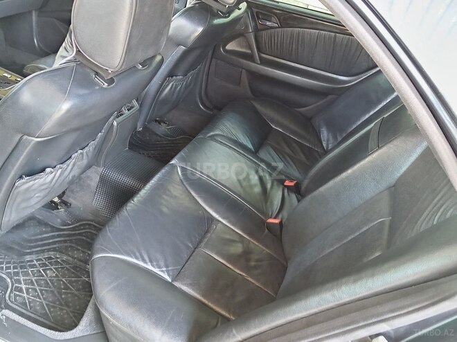 Mercedes E 230-12