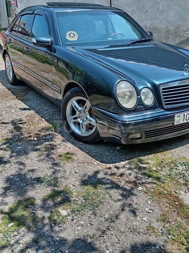 Mercedes E 230-6