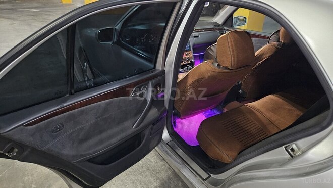 Mercedes E 320-12