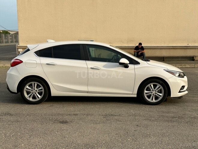 Chevrolet Cruze-12