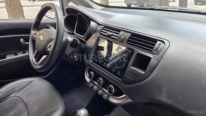 Kia Rio-17