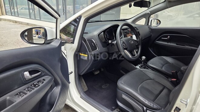 Kia Rio-12
