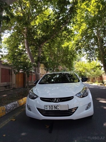 Hyundai Elantra-1