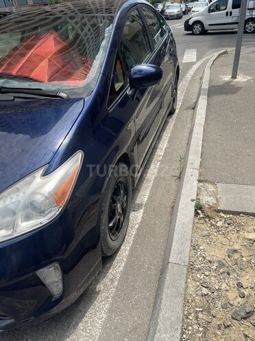 Toyota Prius-5
