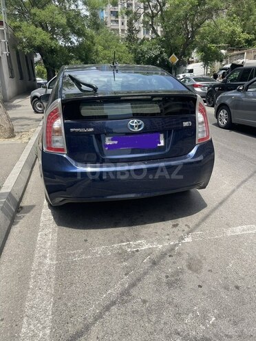 Toyota Prius-4