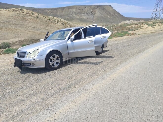 Mercedes E 200-5