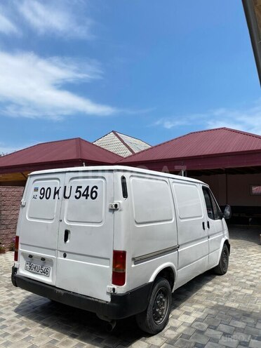 Ford Transit-5