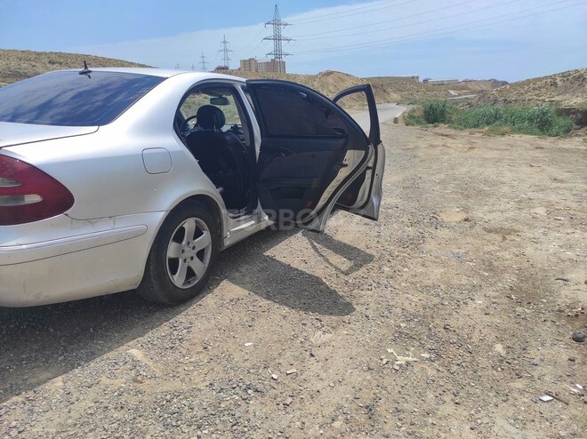 Mercedes E 200-3