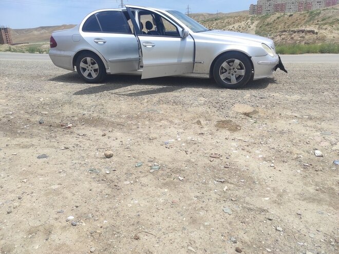 Mercedes E 200-6