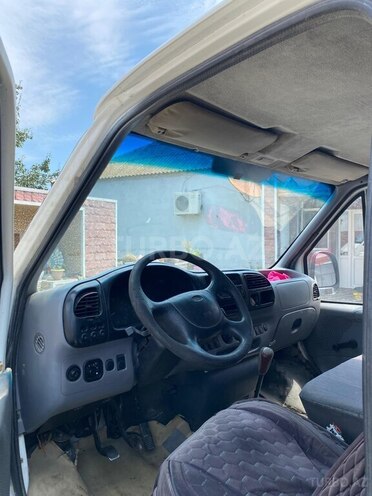 Ford Transit-9