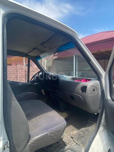 Ford Transit-10