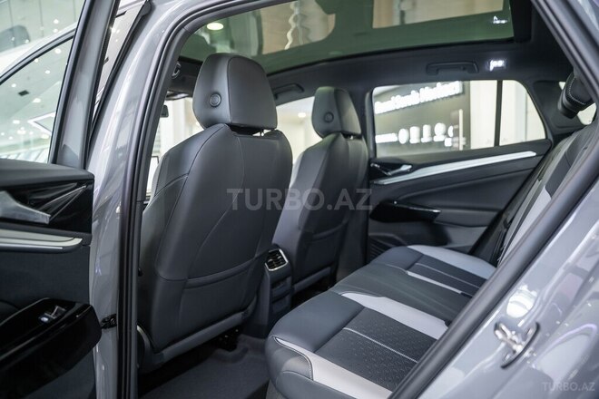 Volkswagen ID.4 Crozz-13