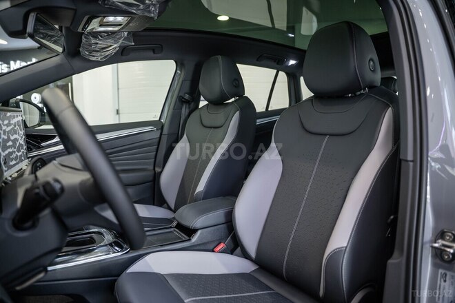 Volkswagen ID.4 Crozz-12